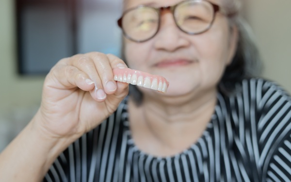 Are Implant Supported Dentures Possible With A Single Procedure?